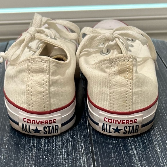 Classic Chuck Taylor All Star Converse - Picture 6 of 8
